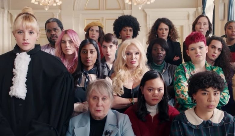 © YouTube, capture d'écran du clip "Balance Ton Quoi" d'Angèle, par Charlotte Abramow