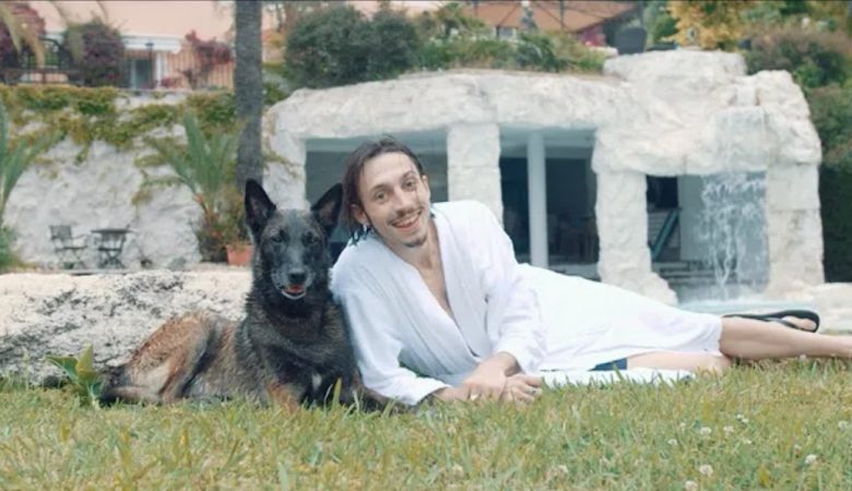 © Clip "Soleil" de Roméo Elvis - Strauss Entertainment sous licence Barclay, Universal Music France